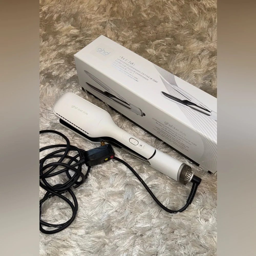 ghd Duet Style 2-in-1 Hot Air Styler - Picture 3 of 9